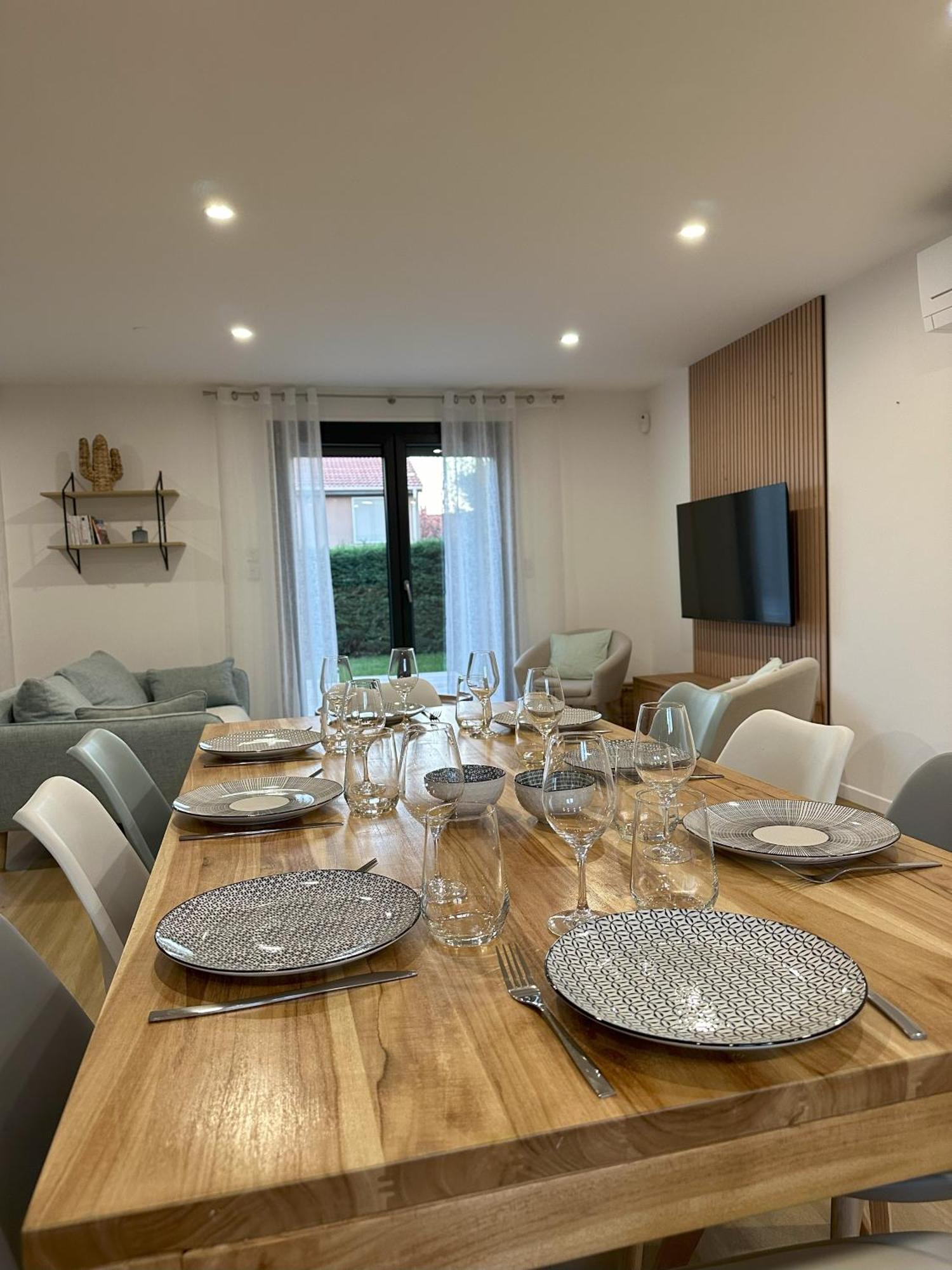 Sunny House - Villa 4 Chambres - Saint Genis Les Ollieres Экстерьер фото